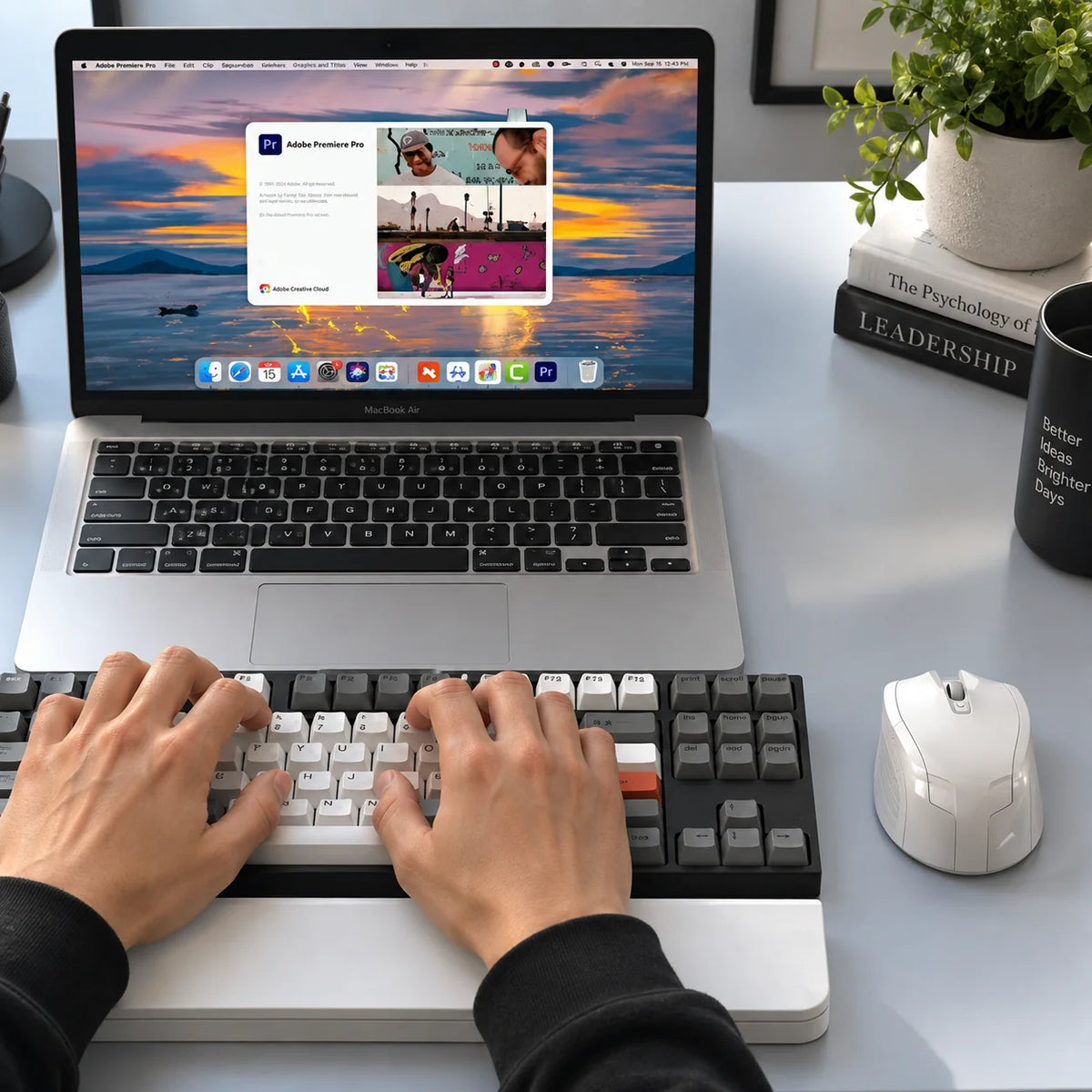 Keyboard Wrist Rest Ergonomic Leather-Look 22-In-1 Cleaning Kit