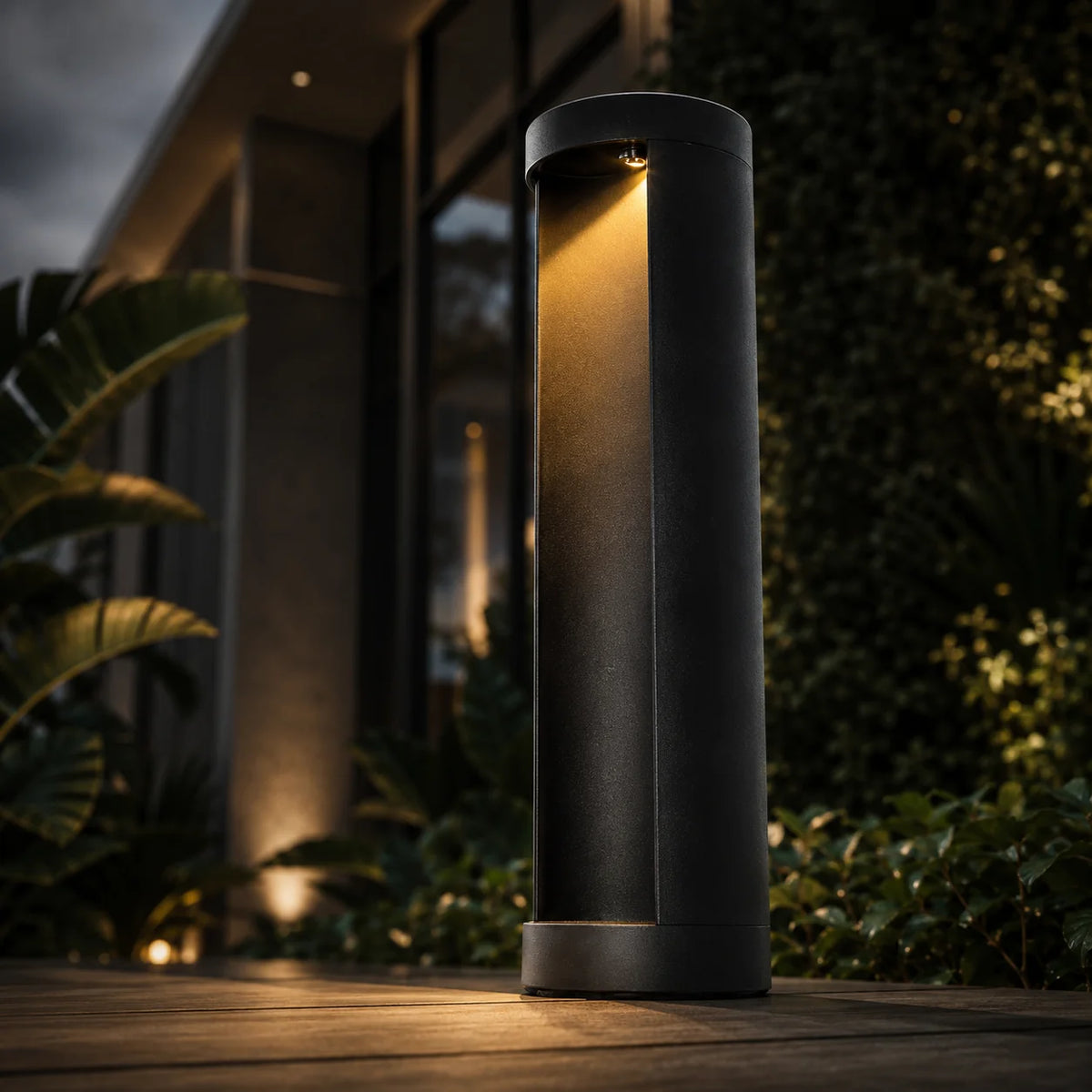Outdoor Bollard Light Integrated LED Frosted Diffuser IP65