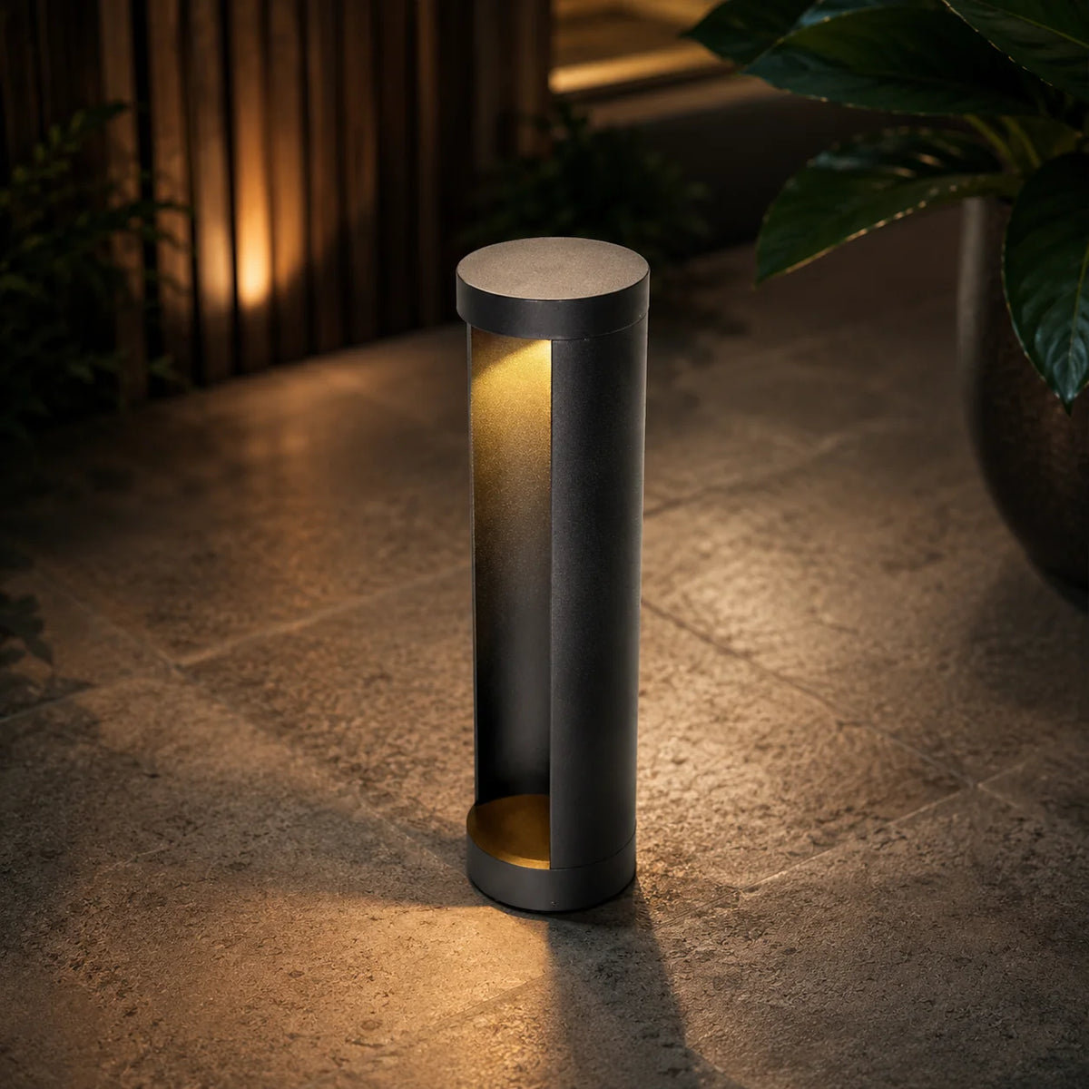 Outdoor Bollard Light Integrated LED Frosted Diffuser IP65