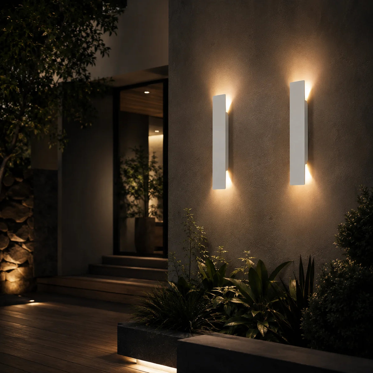 Outdoor Wall Light Slim Weatherproof Aluminum Built-In LED