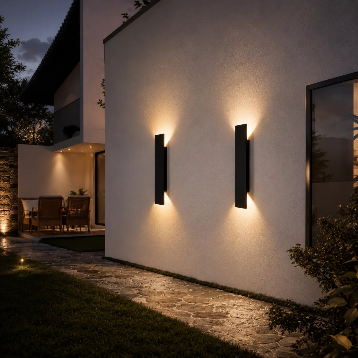 Outdoor Wall Light Slim Weatherproof Aluminum Built-In LED