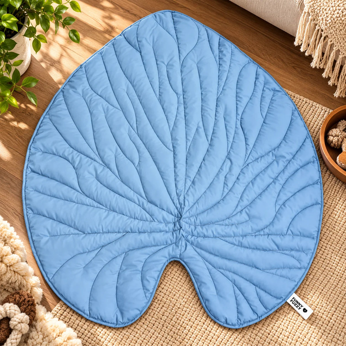 Pet Blanket Leaf Shaped Quilted Machine Washable