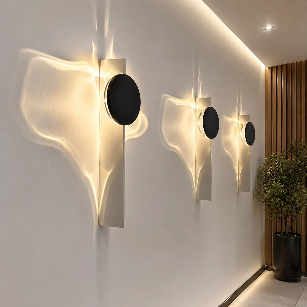Rotating Wall Lamp Ripple Effect Integrated LED Polished Chrome