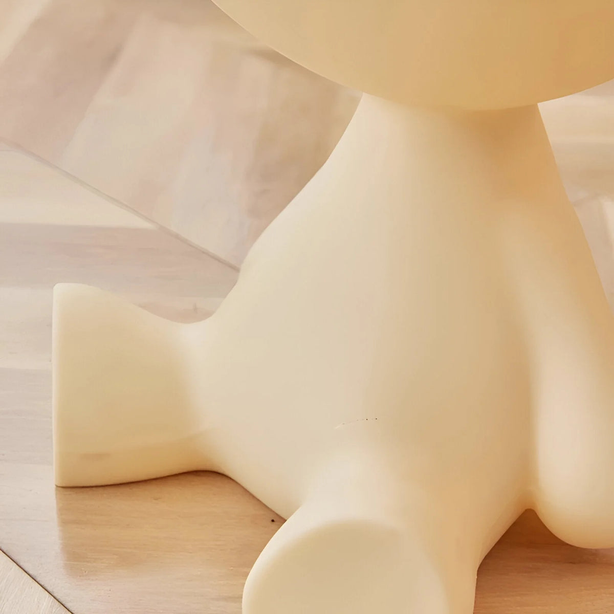 Round Accent Table Space-Saving Lightweight Plastic